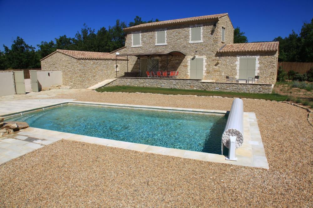 pisciniste à Chavanoz