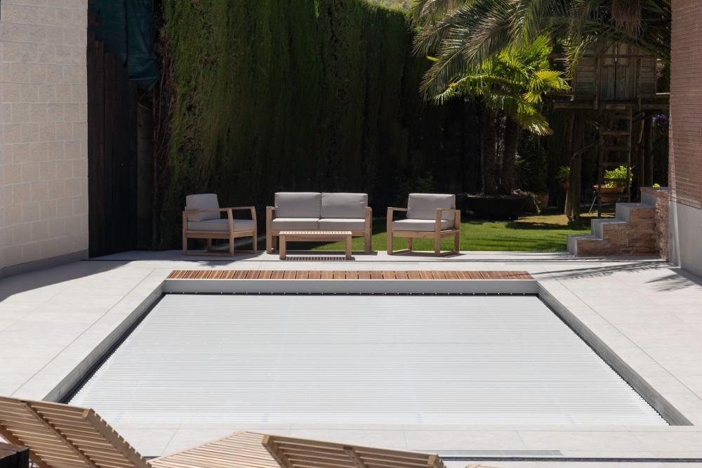 bâche à barres pour piscines à Chavanoz